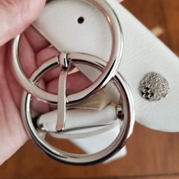 Women's XL Wide Vegan Leather White Belt, Faux, Silver tone Double Circle Buckle - Picture 4 of 9
